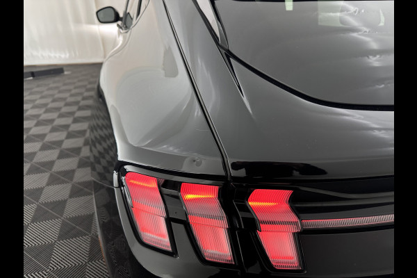 Ford Mustang Mach-E RWD 75 kWh [ 3-Fase-11kW] {SOH-89%} (INCL.BTW) *LEATHER | FULL-LED | DAB | DIGI-COCKPIT | KEYLESS | NAVI-FULLMAP | CARPLAY | HEATED-COMFORTSEATS | TOPVIEW | ADAPTIVE-CRUISE | PRIVACY-GLASS | 18'' ALU*