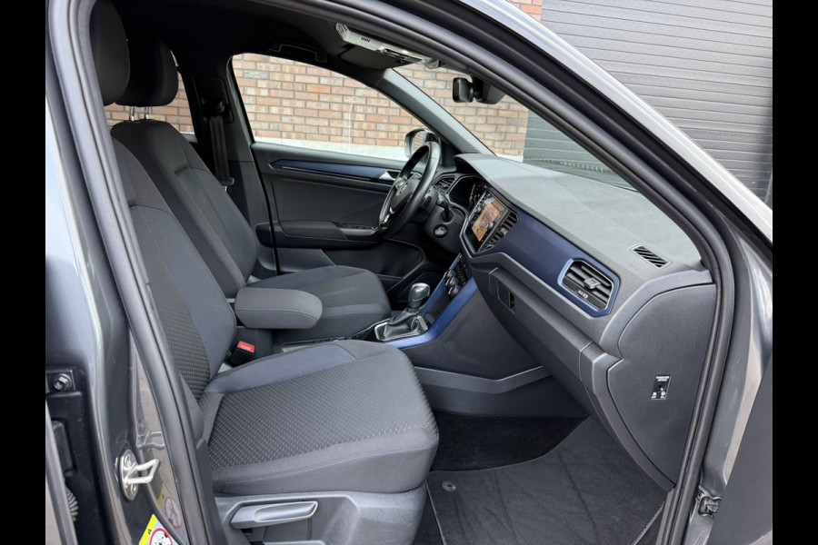 Volkswagen T-Roc 1.5 TSI Sport Business R / Automaat / 150 PK / NAVI + Camera / Clima / Stoelverwarming / Apple Car-Play-Android