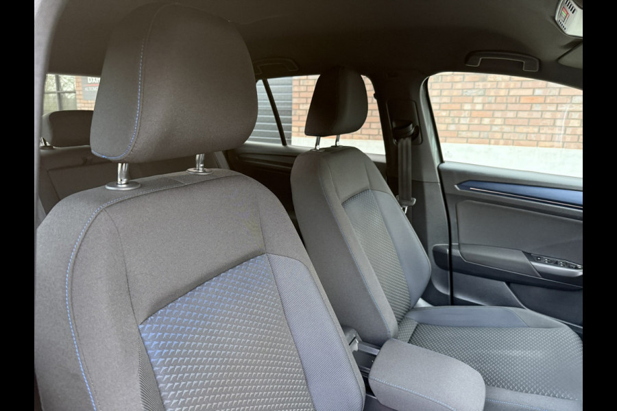 Volkswagen T-Roc 1.5 TSI Sport Business R / Automaat / 150 PK / NAVI + Camera / Clima / Stoelverwarming / Apple Car-Play-Android