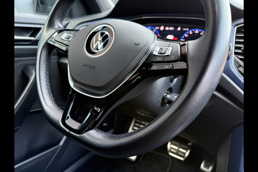 Volkswagen T-Roc 1.5 TSI Sport Business R / Automaat / 150 PK / NAVI + Camera / Clima / Stoelverwarming / Apple Car-Play-Android
