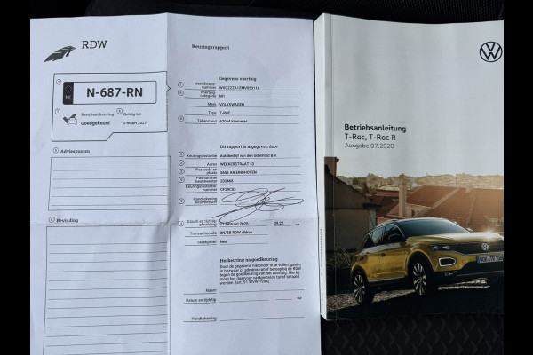 Volkswagen T-Roc 1.5 TSI Sport Business R / Automaat / 150 PK / NAVI + Camera / Clima / Stoelverwarming / Apple Car-Play-Android