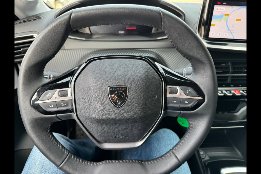 Peugeot 208 1.2 PureTech 100 Allure Navi / 360 Camera / P-sensoren rondom / Pack Vision