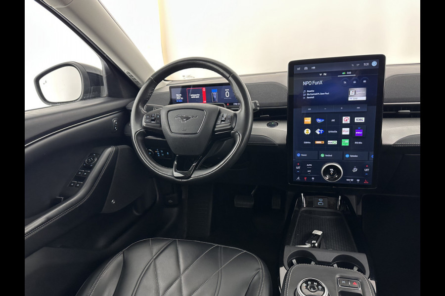 Ford Mustang Mach-E RWD 75 kWh [ 3-Fase-11kW] {SOH-86%} (INCL.BTW) *LEATHER | FULL-LED | DAB | DIGI-COCKPIT | KEYLESS | NAVI-FULLMAP | CARPLAY | HEATED-COMFORTSEATS | TOPVIEW | ADAPTIVE-CRUISE | PRIVACY-GLASS | 18'' ALU*