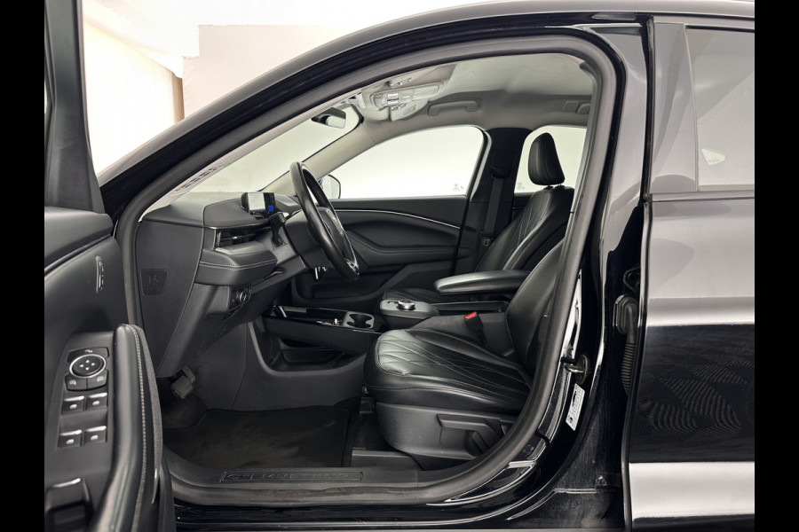 Ford Mustang Mach-E RWD 75 kWh [ 3-Fase-11kW] {SOH-86%} (INCL.BTW) *LEATHER | FULL-LED | DAB | DIGI-COCKPIT | KEYLESS | NAVI-FULLMAP | CARPLAY | HEATED-COMFORTSEATS | TOPVIEW | ADAPTIVE-CRUISE | PRIVACY-GLASS | 18'' ALU*