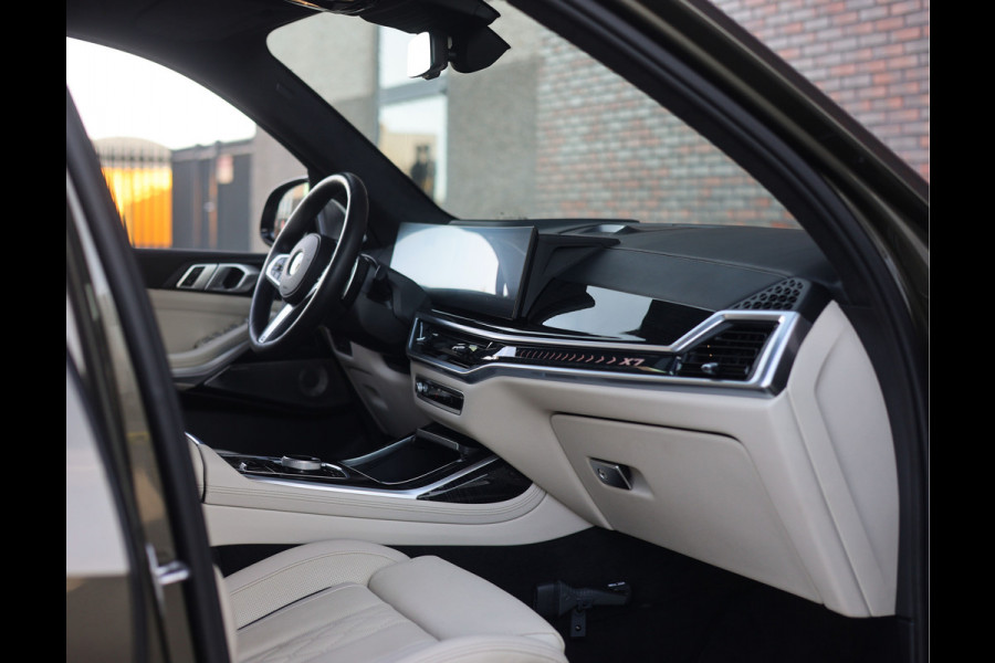 BMW X7 40i xDrive | Skylounge - Bowers & Wilkins - Trekhaak