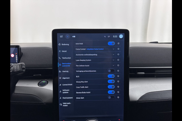 Ford Mustang Mach-E RWD 75 kWh [ 3-Fase-11kW] {SOH-86%} (INCL.BTW) *LEATHER | FULL-LED | DAB | DIGI-COCKPIT | KEYLESS | NAVI-FULLMAP | CARPLAY | HEATED-COMFORTSEATS | TOPVIEW | ADAPTIVE-CRUISE | PRIVACY-GLASS | 18'' ALU*