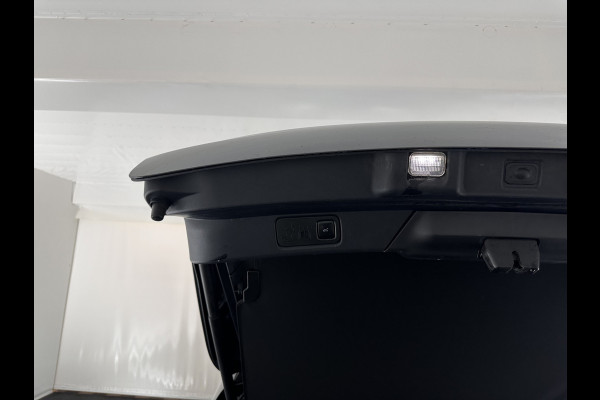 Ford Mustang Mach-E RWD 75 kWh [ 3-Fase-11kW] {SOH-86%} (INCL.BTW) *LEATHER | FULL-LED | DAB | DIGI-COCKPIT | KEYLESS | NAVI-FULLMAP | CARPLAY | HEATED-COMFORTSEATS | TOPVIEW | ADAPTIVE-CRUISE | PRIVACY-GLASS | 18'' ALU*