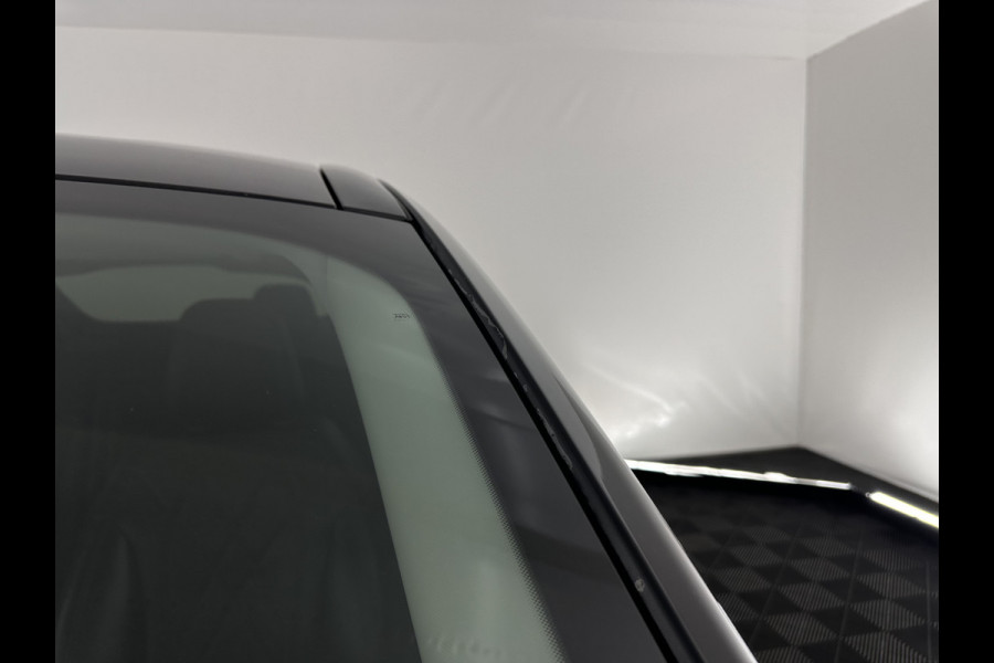 Ford Mustang Mach-E RWD 75 kWh [ 3-Fase-11kW] {SOH-86%} (INCL.BTW) *LEATHER | FULL-LED | DAB | DIGI-COCKPIT | KEYLESS | NAVI-FULLMAP | CARPLAY | HEATED-COMFORTSEATS | TOPVIEW | ADAPTIVE-CRUISE | PRIVACY-GLASS | 18'' ALU*