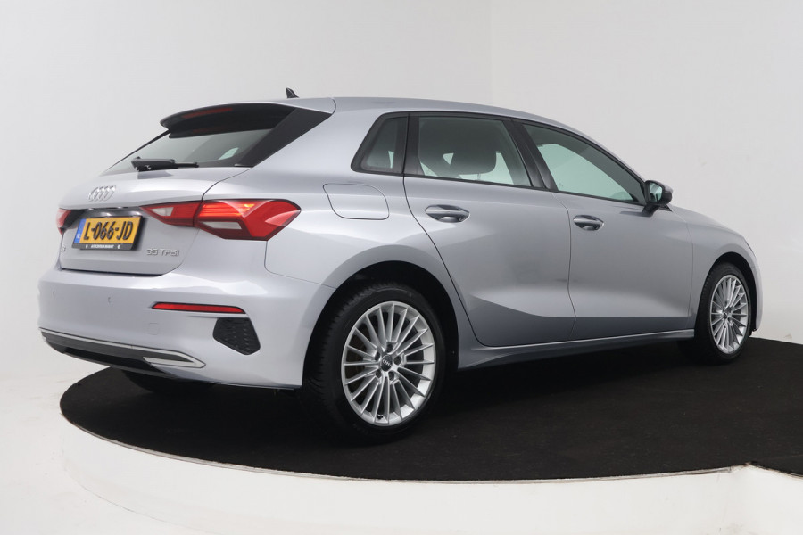Audi A3 Sportback 35 TFSI S edition (STOELVERWARMING, ELEKTR STOELEN, NAVIGATIE, DIGITALE COCKPIT, LANE-ASSIST, SENSOREN)