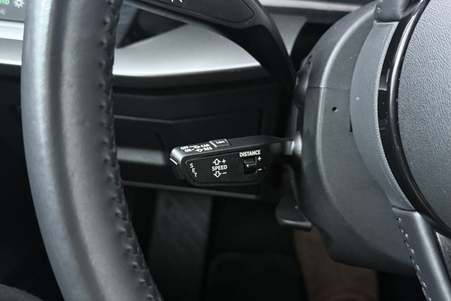 Audi A3 Sportback 35 TFSI S edition (STOELVERWARMING, ELEKTR STOELEN, NAVIGATIE, DIGITALE COCKPIT, LANE-ASSIST, SENSOREN)