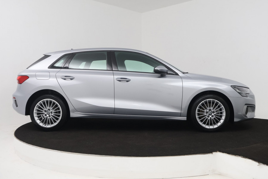 Audi A3 Sportback 35 TFSI S edition (STOELVERWARMING, ELEKTR STOELEN, NAVIGATIE, DIGITALE COCKPIT, LANE-ASSIST, SENSOREN)