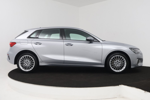 Audi A3 Sportback 35 TFSI S edition (STOELVERWARMING, ELEKTR STOELEN, NAVIGATIE, DIGITALE COCKPIT, LANE-ASSIST, SENSOREN)