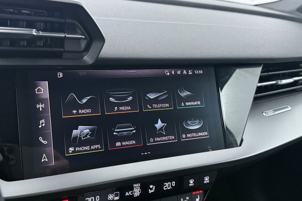 Audi A3 Sportback 35 TFSI S edition (STOELVERWARMING, ELEKTR STOELEN, NAVIGATIE, DIGITALE COCKPIT, LANE-ASSIST, SENSOREN)