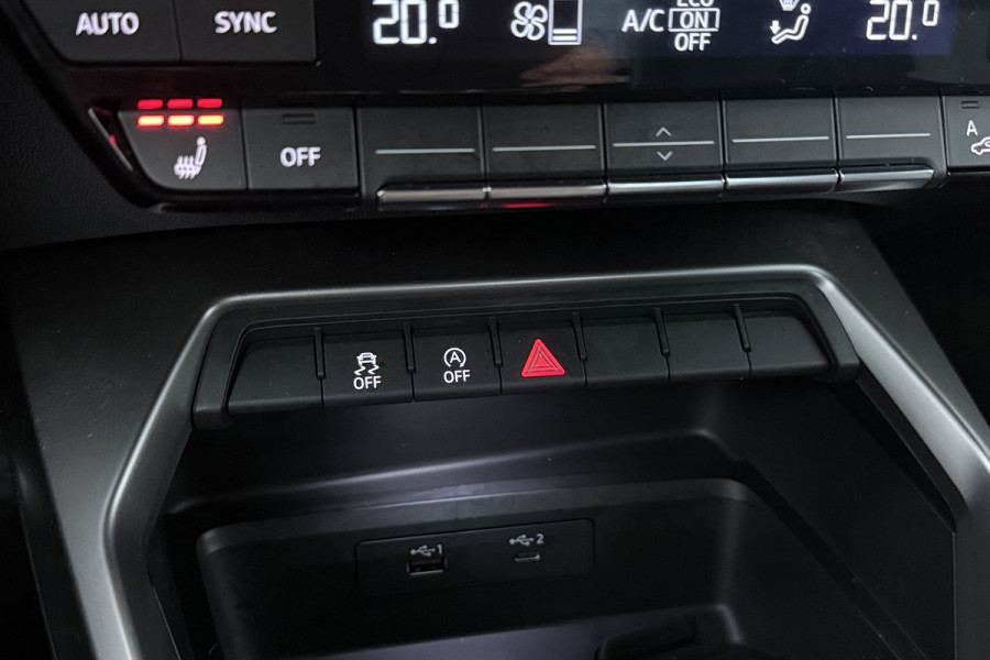 Audi A3 Sportback 35 TFSI S edition (STOELVERWARMING, ELEKTR STOELEN, NAVIGATIE, DIGITALE COCKPIT, LANE-ASSIST, SENSOREN)