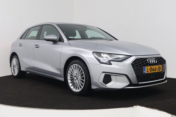 Audi A3 Sportback 35 TFSI S edition (STOELVERWARMING, ELEKTR STOELEN, NAVIGATIE, DIGITALE COCKPIT, LANE-ASSIST, SENSOREN)