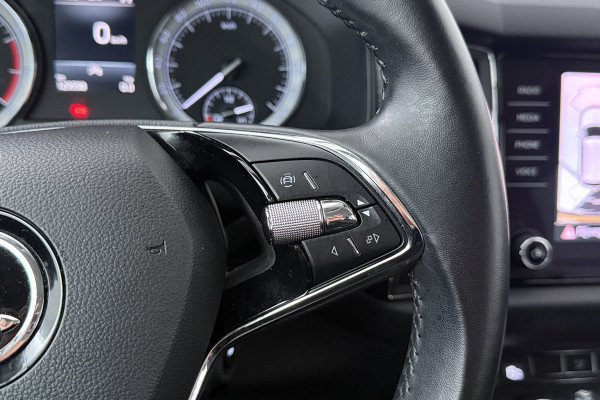 Škoda Kodiaq 1.5 TSI Business Edition (ACHTERUITRIJCAMERA, NAVIGATIE, CARPLAY, CRUISE CONTROL, PARKEERSENSOREN)