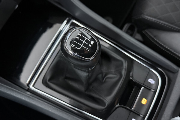 Škoda Kodiaq 1.5 TSI Business Edition (ACHTERUITRIJCAMERA, NAVIGATIE, CARPLAY, CRUISE CONTROL, PARKEERSENSOREN)