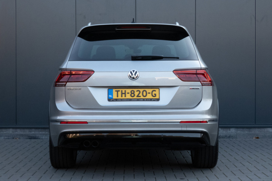 Volkswagen Tiguan 1.4 TSI 4Motion Highline Business R | R-LINE | PANORAMADAK | ACC | STOELVERWARMING