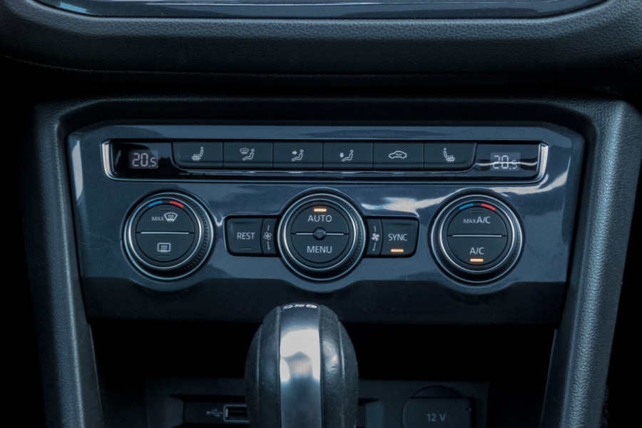 Volkswagen Tiguan 1.4 TSI 4Motion Highline Business R | R-LINE | PANORAMADAK | ACC | STOELVERWARMING