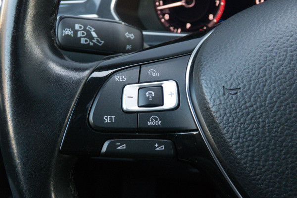 Volkswagen Tiguan 1.4 TSI 4Motion Highline Business R | R-LINE | PANORAMADAK | ACC | STOELVERWARMING