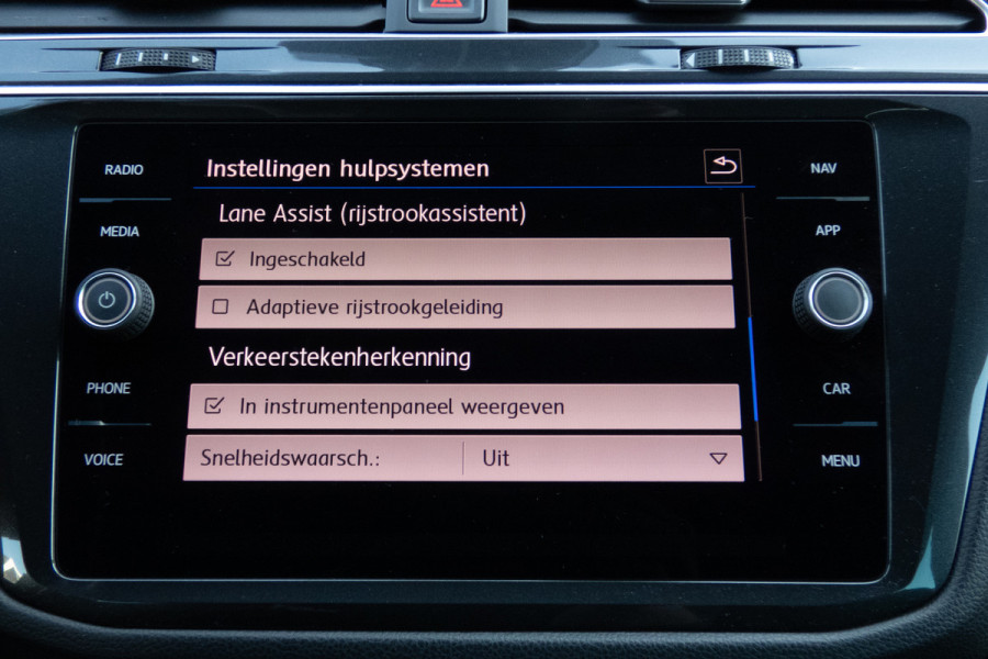 Volkswagen Tiguan 1.4 TSI 4Motion Highline Business R | R-LINE | PANORAMADAK | ACC | STOELVERWARMING