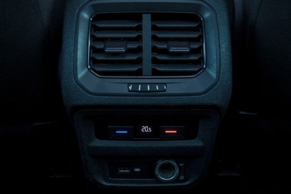 Volkswagen Tiguan 1.4 TSI 4Motion Highline Business R | R-LINE | PANORAMADAK | ACC | STOELVERWARMING