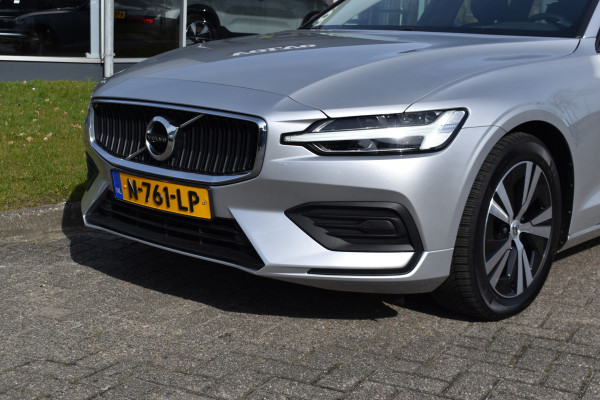 Volvo V60 B3 177PK Automaat Momentum Advantage | ACC | PDC | 17"LMV | Apple Carplay / Android |