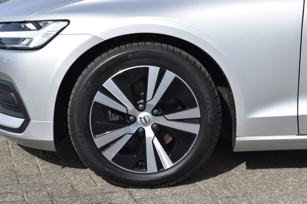 Volvo V60 B3 177PK Automaat Momentum Advantage | ACC | PDC | 17"LMV | Apple Carplay / Android |