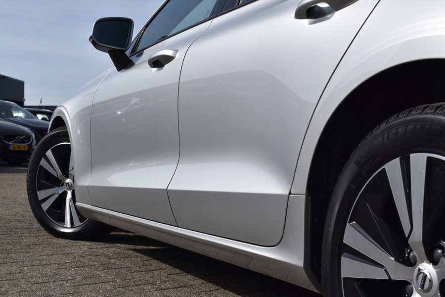 Volvo V60 B3 177PK Automaat Momentum Advantage | ACC | PDC | 17"LMV | Apple Carplay / Android |