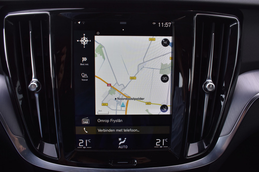 Volvo V60 B3 177PK Automaat Momentum Advantage | ACC | PDC | 17"LMV | Apple Carplay / Android |