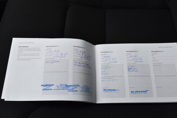 Volvo V60 B3 177PK Automaat Momentum Advantage | ACC | PDC | 17"LMV | Apple Carplay / Android |