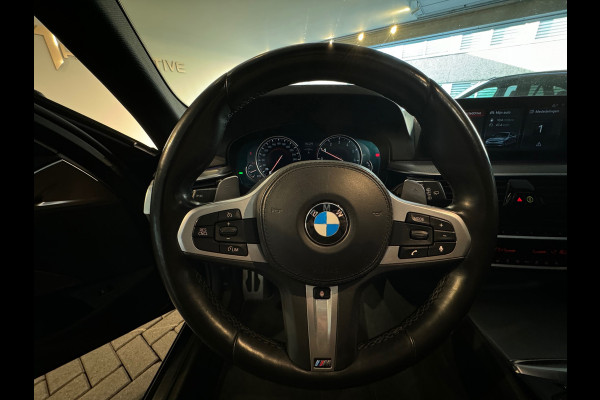 BMW 5 Serie Touring 530i xDrive M Sport High Ex Pano|Sfeer