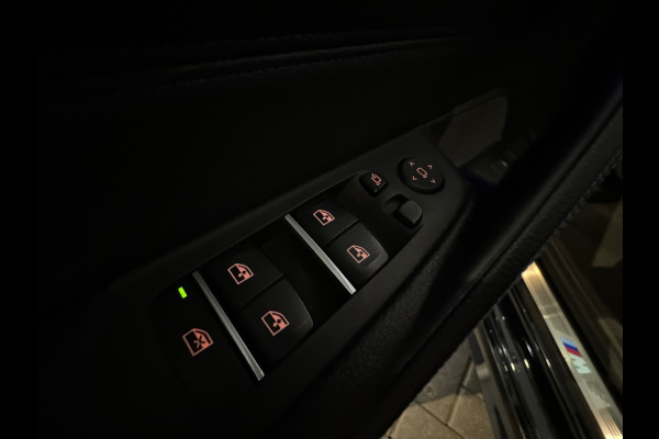 BMW 5 Serie Touring 530i xDrive M Sport High Ex Pano|Sfeer