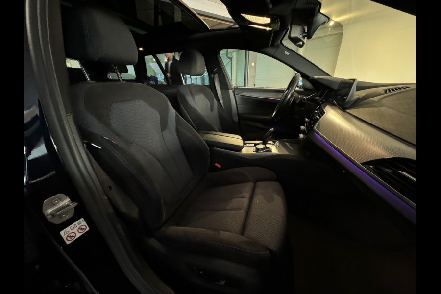 BMW 5 Serie Touring 530i xDrive M Sport High Ex Pano|Sfeer