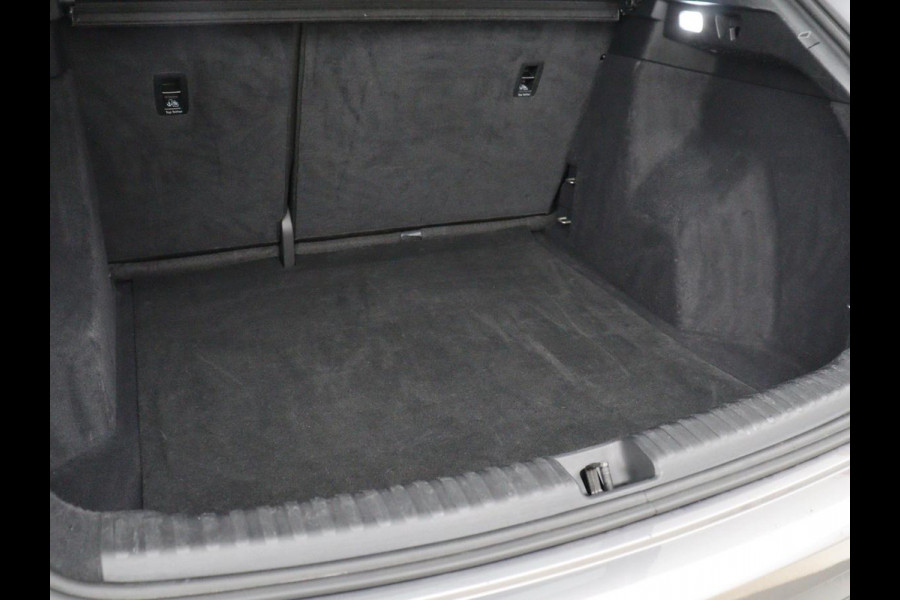 Audi Q4 e-tron 40 Launch edition Advanced Plus 77 kWh | SOH 94% | Warmtepomp | Stoelverwarming | Adaptive cruise | Camera | Carplay | Matrix LED | Virtual Cockpit | Navigatie | Parkeerhulp | Climate control