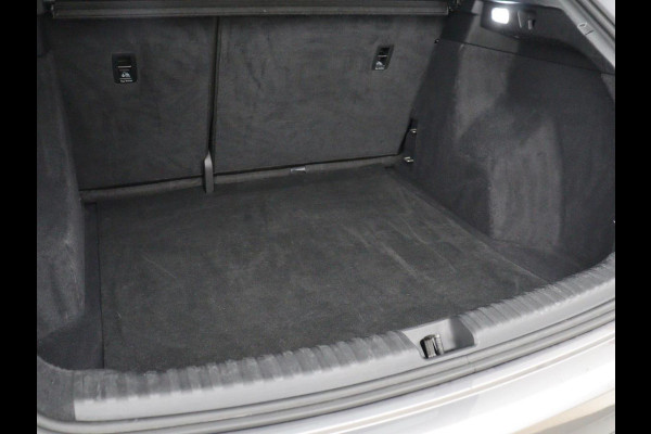 Audi Q4 e-tron 40 Launch edition Advanced Plus 77 kWh | SOH 94% | Warmtepomp | Stoelverwarming | Adaptive cruise | Camera | Carplay | Matrix LED | Virtual Cockpit | Navigatie | Parkeerhulp | Climate control