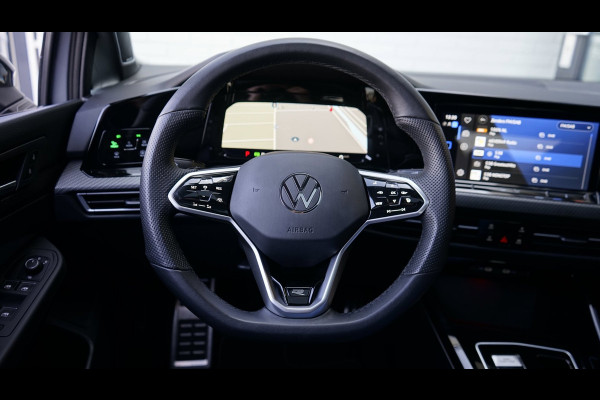 Volkswagen Golf 1.5 TSI R-Line Black Style AUTOMAAT-ACC-CAMERA-HARMAN KARDON-IQ LIGHT-KEYLESS-PANORAMA-STOELVERWARMING