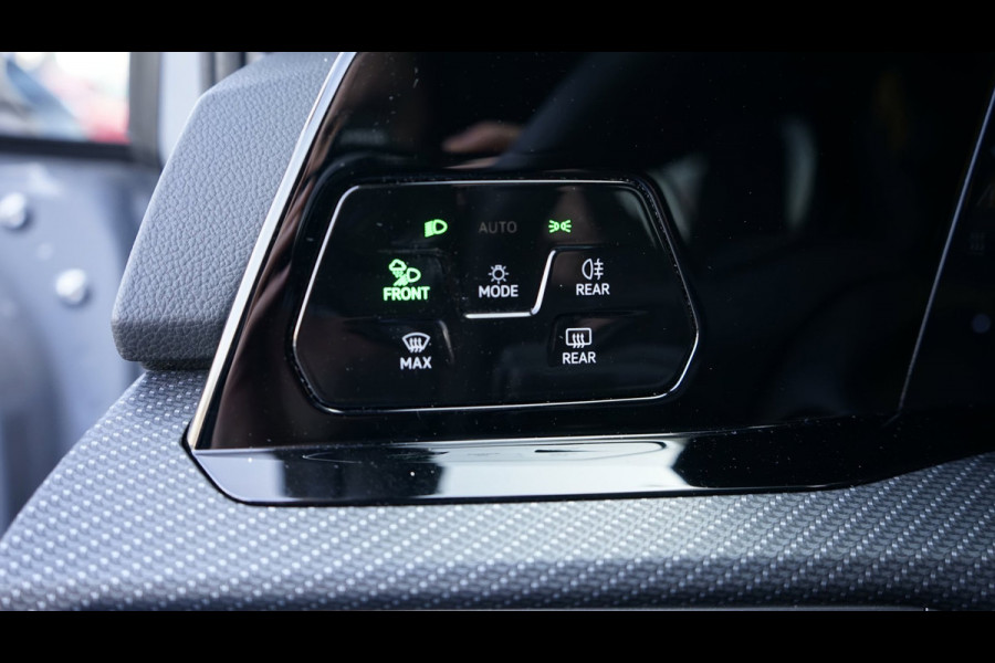 Volkswagen Golf 1.5 TSI R-Line Black Style AUTOMAAT-ACC-CAMERA-HARMAN KARDON-IQ LIGHT-KEYLESS-PANORAMA-STOELVERWARMING