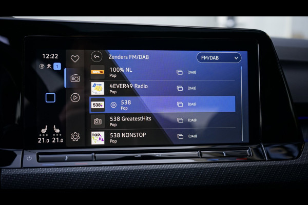 Volkswagen Golf 1.5 TSI R-Line Black Style AUTOMAAT-ACC-CAMERA-HARMAN KARDON-IQ LIGHT-KEYLESS-PANORAMA-STOELVERWARMING