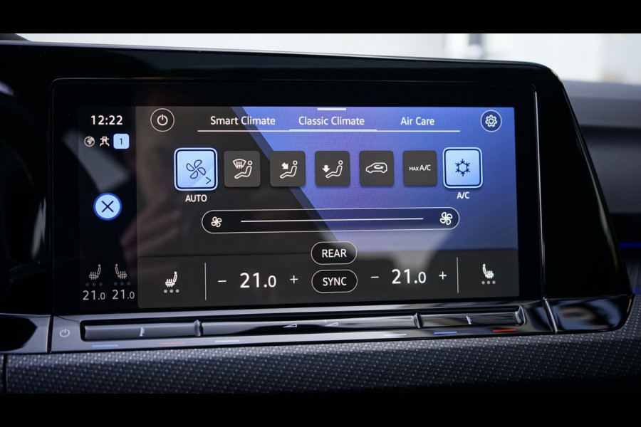 Volkswagen Golf 1.5 TSI R-Line Black Style AUTOMAAT-ACC-CAMERA-HARMAN KARDON-IQ LIGHT-KEYLESS-PANORAMA-STOELVERWARMING