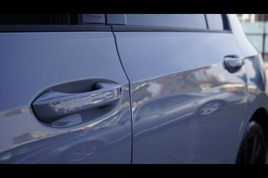 Volkswagen Golf 1.5 TSI R-Line Black Style AUTOMAAT-ACC-CAMERA-HARMAN KARDON-IQ LIGHT-KEYLESS-PANORAMA-STOELVERWARMING