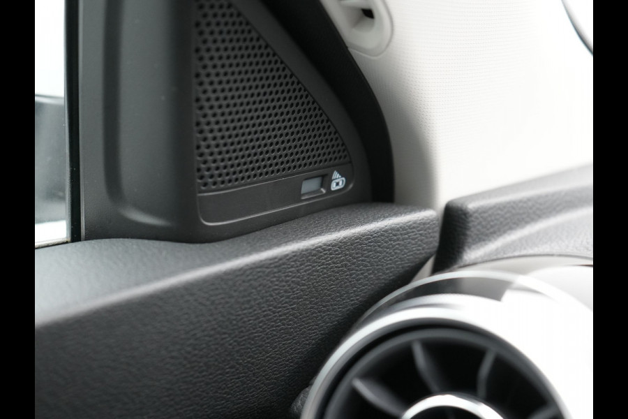 MG EHS 1.5 TGDI Luxury PHEV 258pk Dealer O.H | Panodak | Adaptive Cruise | 360 Camera | Sfeerverlichting | Lederen Sportstoelen Verwarmd | Apple Carplay | Keyless | LED Koplampen | Virtual | Navigatie | DAB | Plug In Hybrid |