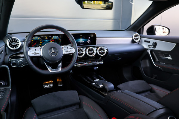 Mercedes-Benz A-Klasse 250 e Business Solution AMG Limited | NAP | PANO | 2X MEMORY | AMG | SFEER | KEYLESS