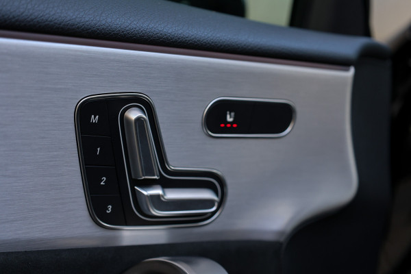 Mercedes-Benz A-Klasse 250 e Business Solution AMG Limited | NAP | PANO | 2X MEMORY | AMG | SFEER | KEYLESS