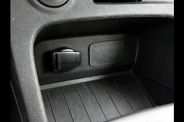 Renault Captur 1.3 TCe Intens(Goed OnderH, Camera, Automaat, Parkeersensoren, Navi, Climate Con, Bluetooth, Etc)