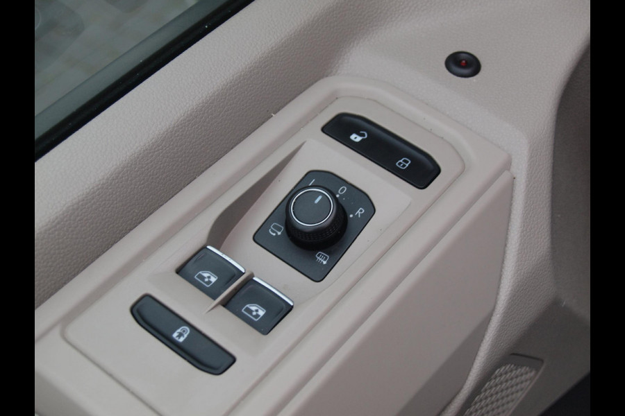 Volkswagen Multivan 1.4 eHybrid L2H1 Life | 7 persoons | Camera | Apple Carplay | NL-Auto |