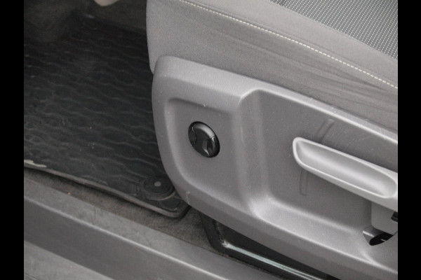 Volkswagen Multivan 1.4 eHybrid L2H1 Life | 7 persoons | Camera | Apple Carplay | NL-Auto |