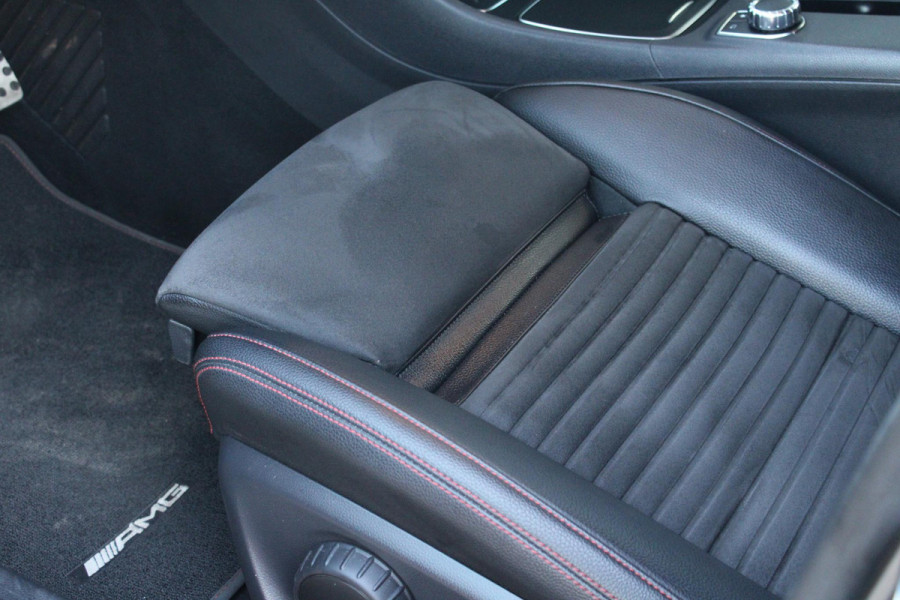 Mercedes-Benz GLA 180 Business | Afneembare Trekhaak | AMG Line Velgen | Stoelverwarming | Sportstoelen Alcantara | Camera |