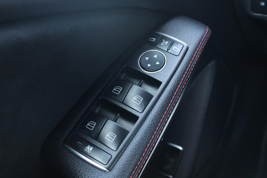 Mercedes-Benz GLA 180 Business | Afneembare Trekhaak | AMG Line Velgen | Stoelverwarming | Sportstoelen Alcantara | Camera |