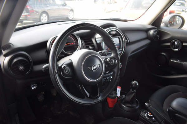 MINI Mini 1.5 One | Airco | 17" jcw velgen | Navi | Dakspoiler |